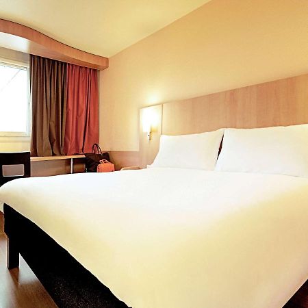 ibis Alençon Hotel Exterior foto